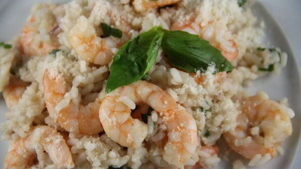 ризотто с креветками и ароматными травами