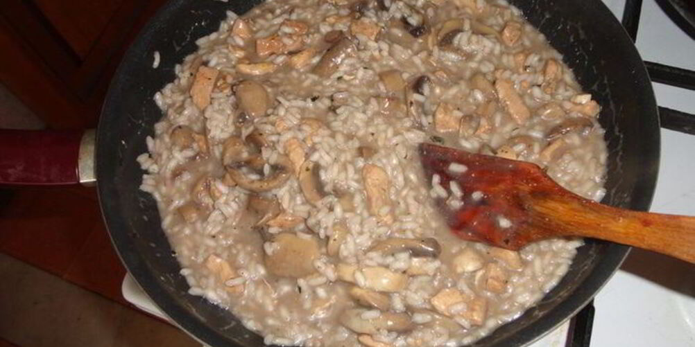 Рецепт ризотто с курицей и грибами в красном вине