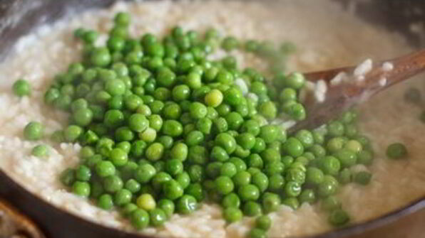 ризотто с уткой и молодым горошком