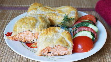 Форель в слоеном тесте