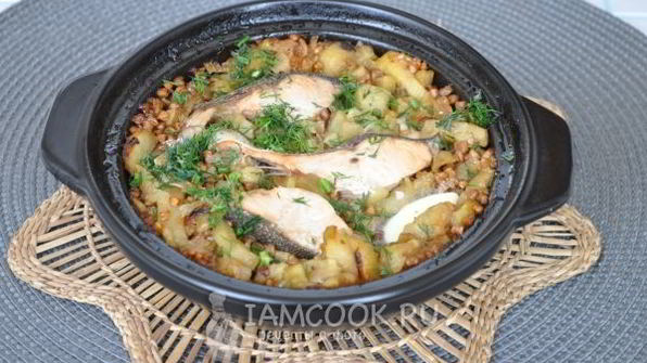 горбуша с гречкой и баклажанами