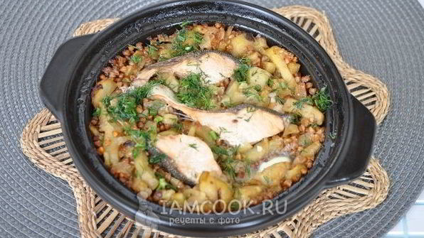 горбуша с гречкой и баклажанами