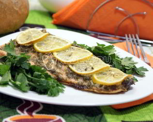 Горбуша в духовке с лимоном и зеленью