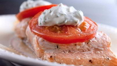 Горбуша, запеченная в сметанно-грибном соусе