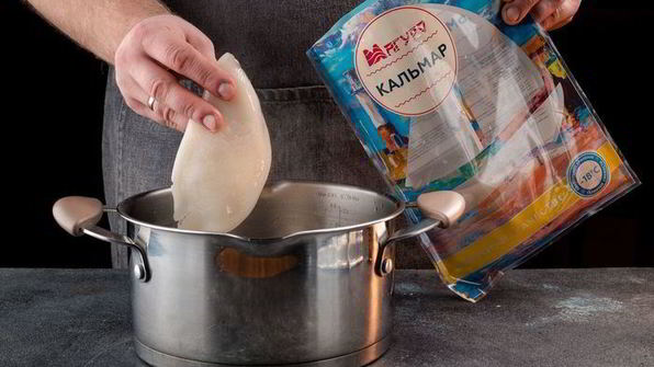 кальмары, фаршированные грибами и овощами