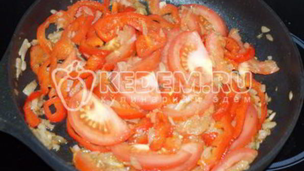 кальмары тушеные с овощами