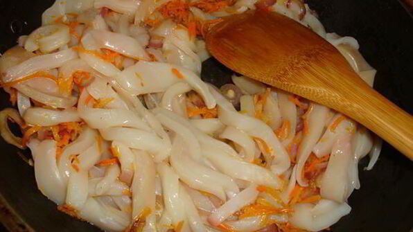 кальмары тушеные