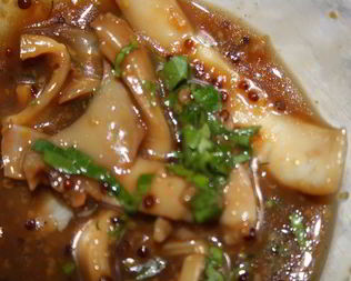 Кальмары в медово-соевом соусе