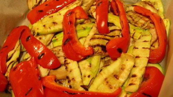 креветки-гриль в маринаде тандоори с овощами-гриль и карри-кускусом