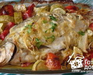 Лещ под сметаной