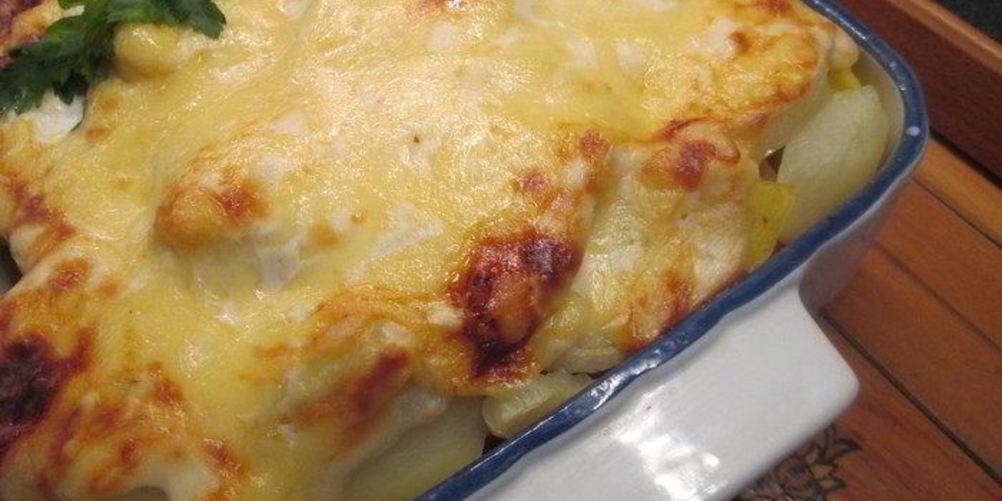 Рецепт минтай с овощами под сметанной шапочкой