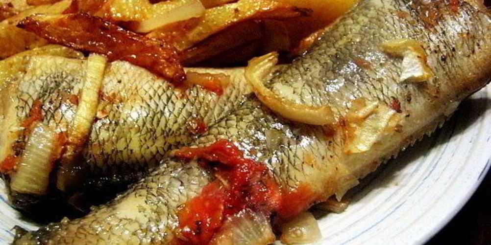 Рецепт нототения, запеченная с луком и томат-конфи