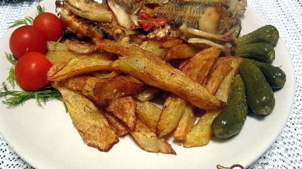 нототения, запеченная с луком и томат-конфи