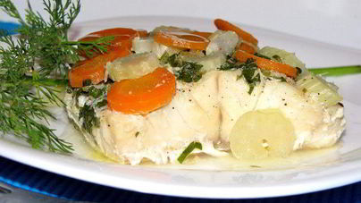 Палтус с овощами, запеченный в фольге