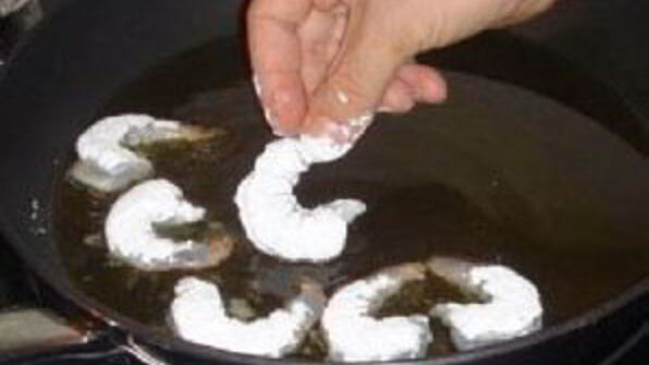 пикантные креветки с чесноком