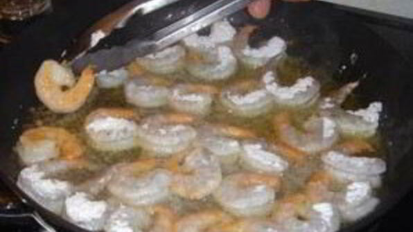 пикантные креветки с чесноком