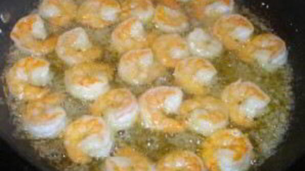 пикантные креветки с чесноком