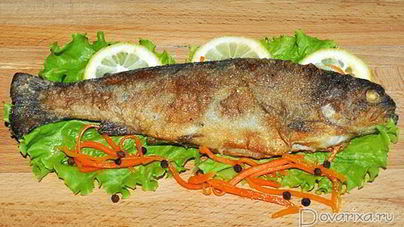 Речная форель, жаренная с майонезом