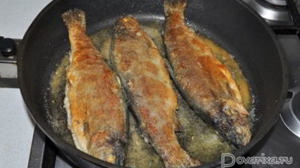 речная форель, жаренная с майонезом