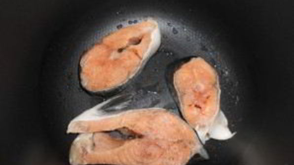 рыба в мультиварке со сметаной