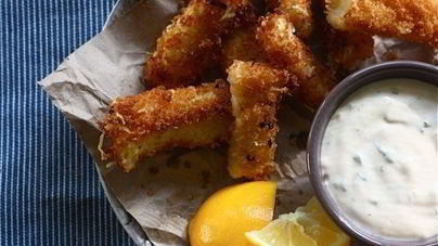 Рыбные палочки с соусом тар-тар