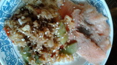 Семга на подушке из риса и овощей