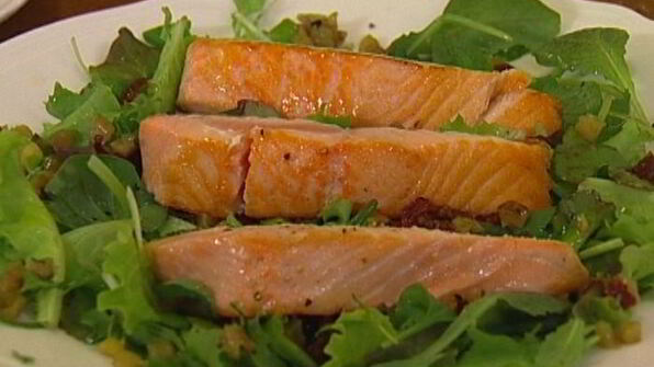 семга с баклажанным пюре