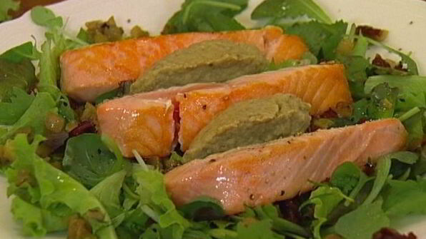 семга с баклажанным пюре