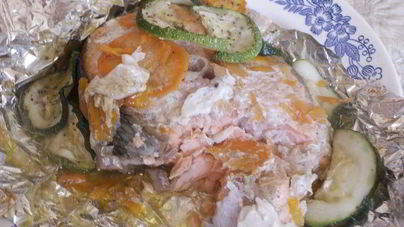 Семга, запеченная с цукини