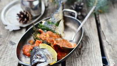 Скумбрия в томатном соусе