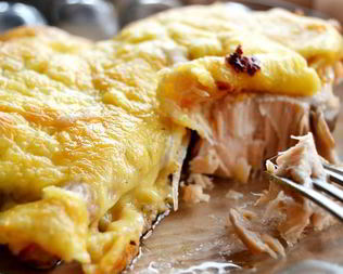 Сочная рыба запеченная в омлете