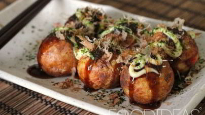 Такояки — жареные шарики с осьминогом