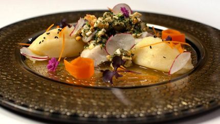 Тилапия по-польски с нежным картофельным пюре