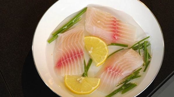 тилапия по-польски с нежным картофельным пюре