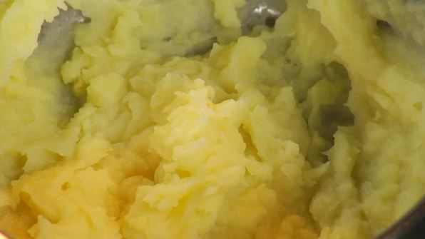 тилапия по-польски с нежным картофельным пюре