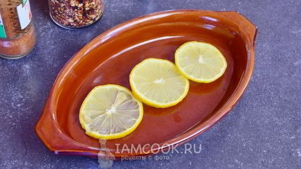 треска, запеченная по-гречески