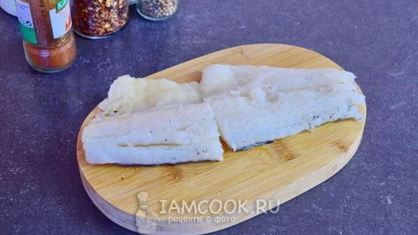 треска, запеченная по-гречески