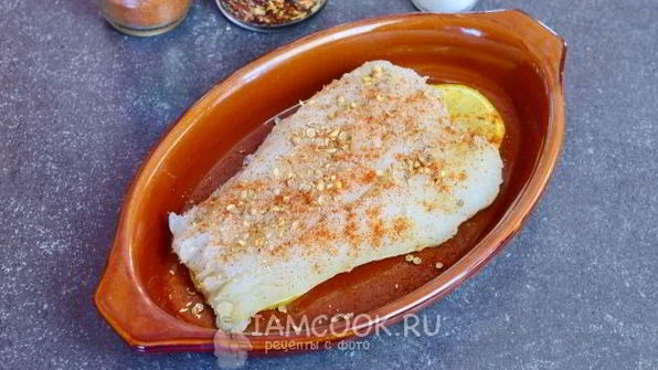 треска, запеченная по-гречески