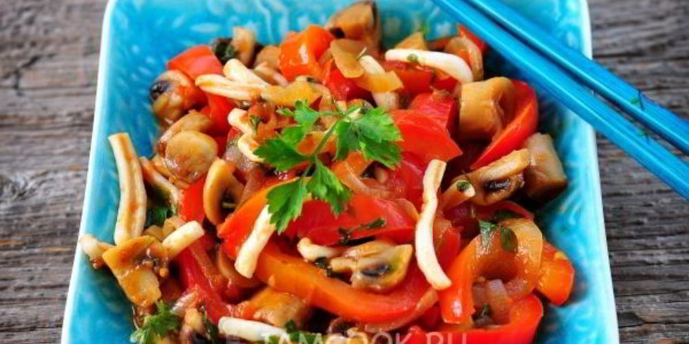 Рецепт тушеные кальмары с овощами