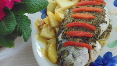 Запеченная дорада с тапенадом