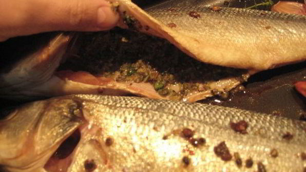 запеченная дорада с тапенадом