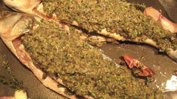 запеченная дорада с тапенадом