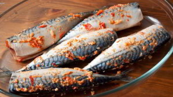 запеченная острая скумбрия с картофелем