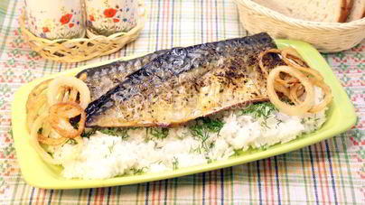 Запеченная скумбрия с рисом