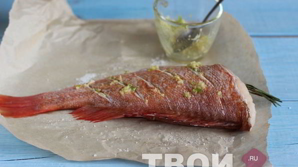 запеченный морской окунь