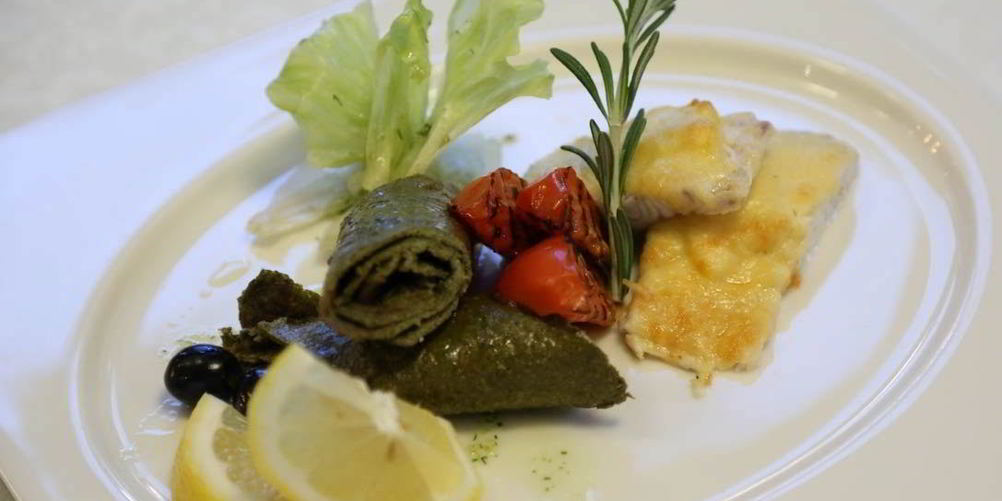 Рецепт запеченный судак под сыром с омлетом