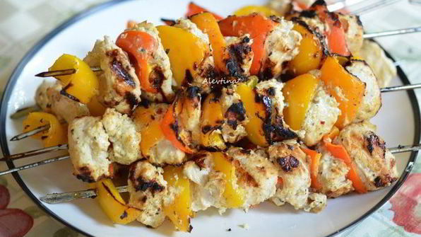 куриный шашлык, маринованный в йогурте