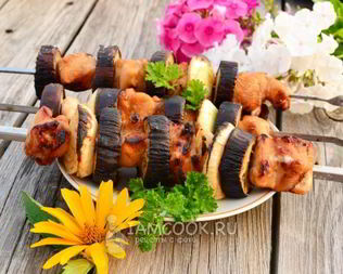Куриный шашлык с овощами в соусе терияки
