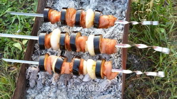 куриный шашлык с овощами в соусе терияки