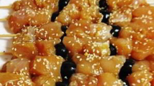 куриный шашлык в соевом маринаде с маслинами